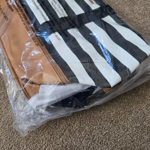 NEW DSW Black White Stripe Canvas Weekender Bag w/ Shoe Compartment - Picture 11 of 12